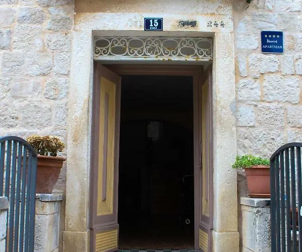 Dalmatian Rustical Feeling *